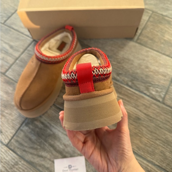 W8/EU39 Brand New UGG Women’s Tazz Platform Slippers Chestnut - Picture 5 of 10